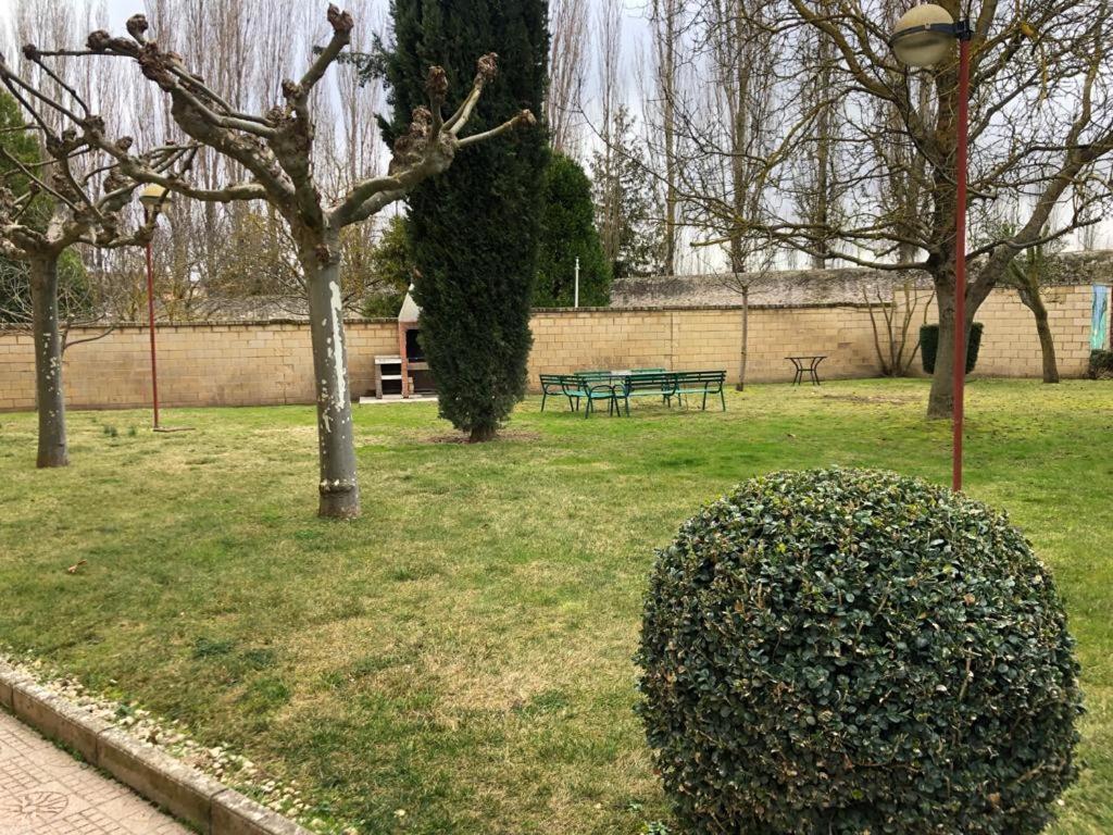 Residencia Hospital Del Rey Hostel Burgo Kültér fotó
