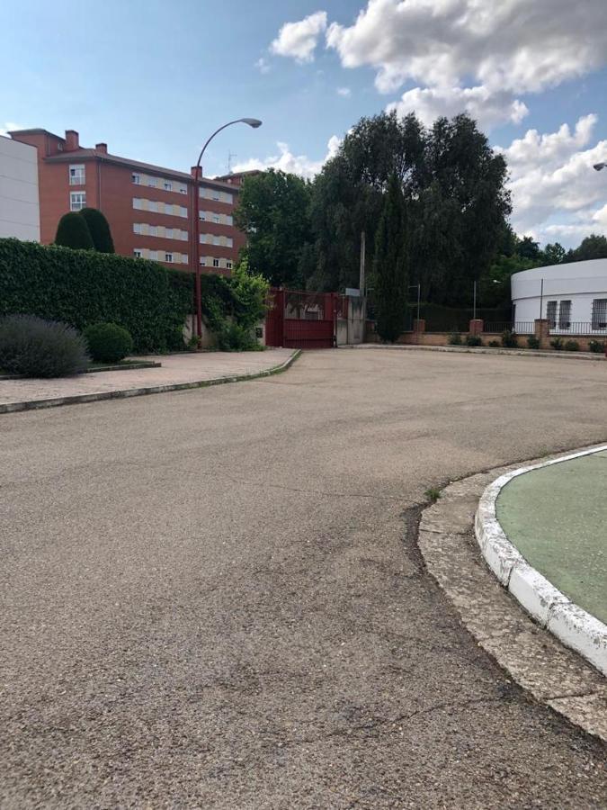 Residencia Hospital Del Rey Hostel Burgo Kültér fotó